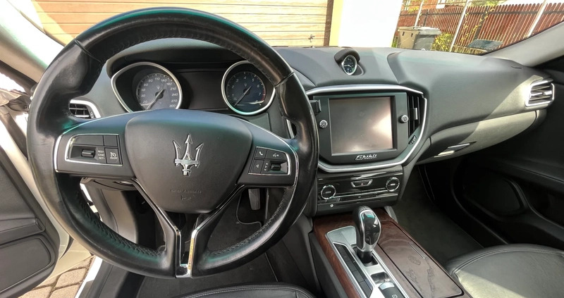 Maserati Ghibli cena 105000 przebieg: 94750, rok produkcji 2015 z Kraków małe 92